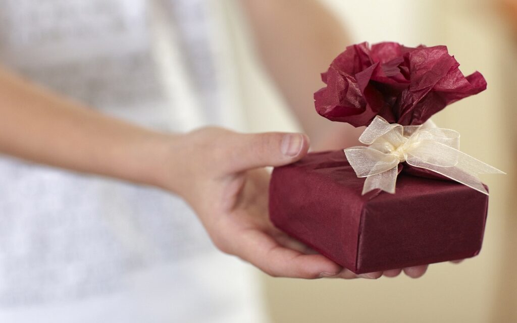 gift, give gifts, gift, gift, gift, gift, gift